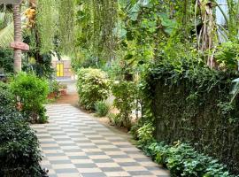 Farmdean holiday home, hotel i Kovakulam