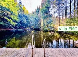Villa EMG Ferienhaus in Alleinlage mit Privatsee Jacuzzi und Sauna für bis zu 22 Personen bei Osnabrück