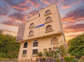 Hotel Nandlala Stays，位于印多尔的酒店