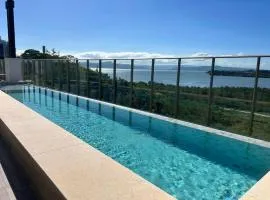 Piscina com vista incrível/ Churrasqueira/ Garagem