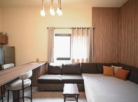 Sands Guesthouse G02 Studio with Sofa Bed In Batroun，巴特倫的飯店