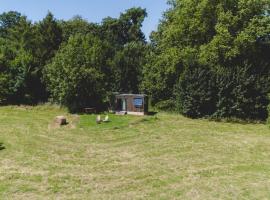 Parcel Tiny House I Richecourt vue Prairie, Hotel in Mesbrecourt-Richecourt