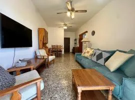 2 bedroom flat by the sea