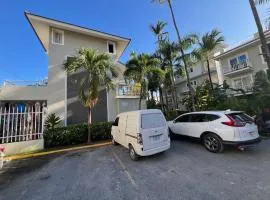 Condo 1bdr 1bth with garden