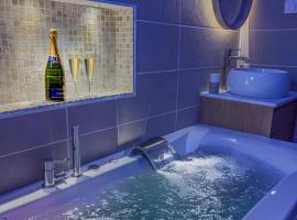 T2 avec bain à remous en plein centre de Chartres, hotel in Chartres