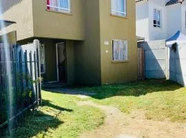 Casa completa amplia terraza y estacionamiento