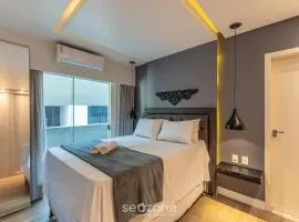 Apto a 200m do mar em prédio c/ piscina CCA0103