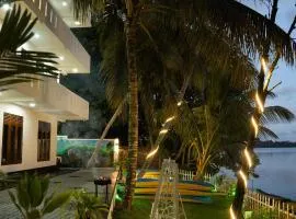 Scenery River Star Hotel