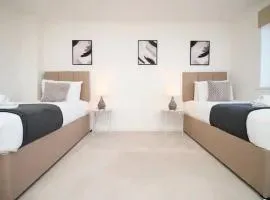 Seymour Way Practical 4 Bed House with Parking