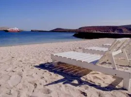 Club Cantamar Beach Hotel & Marina