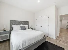 Stylish 2BR2BA Stay Open Layout