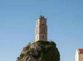 Twin Peaks Retreat by Ski Alure