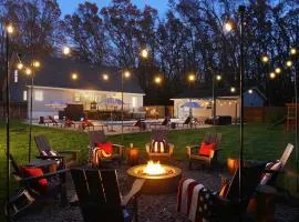 Pine & Paddle Getaway Game Room Hot Tub Pool