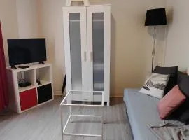 Comfortable & bright Parisian studio!