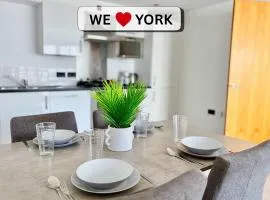York City Centre 2-Bed Apartment with Balcony Views Close to Christmas Market