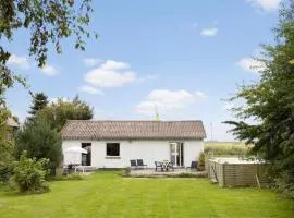 House with large garden, campfire hut 1