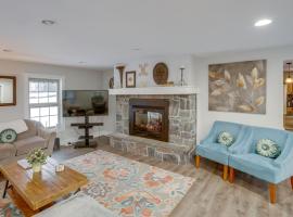 5 Mi to Mt Snow Secluded Family Home with Game Area, Hotel in West Dover