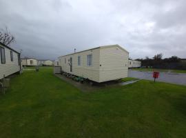 The Retreat Finch - Marine Holiday Park, hotel a Rhyl