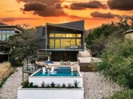 Luxury w Lake View Pool Hot Tub Fire Pit Ping Pong Barton by AvantStay