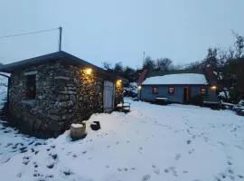 Mountain Cottage with Barn Sauna, Clonbur, Galway