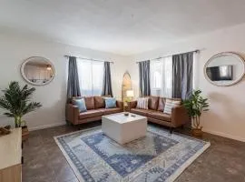 Beachfront Condo w Community Pool