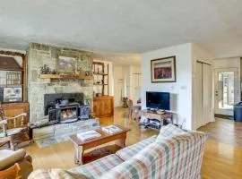 Ski, Hike and Unwind Mtn-View Gem with Deck in Boone