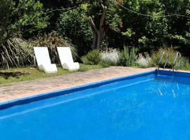 Mangoré Rústico Cabaña 1, hotel in La Granja