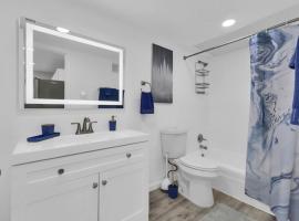 Bright 1BR Condo close to Food and Entertainment, hotel di Arlington