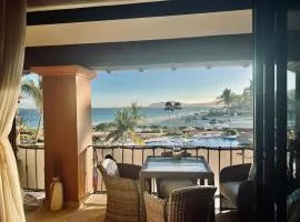 Serene Tropical Escape