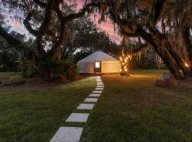 Florida Yurt Escape Nature and Comfort, hotel i Kissimmee