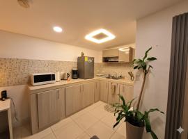 Tocumen Airport Los Corcho Suites – hotel w mieście Tapia Número Dos