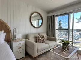 Beachfront Studio Fabulous Location