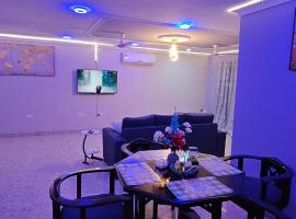 Purple Springs Elmina #3，位于Esamang的酒店