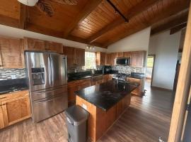 The Gray House, hotel in Kipuka Nahuaopala