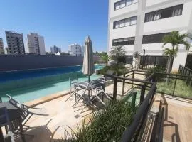 Apt completo: ar cond piscina e academia no Centro