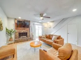 5 Mi to Route 66 Fun! Tulsa Towhome with Game Room