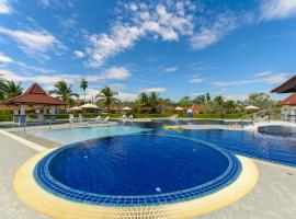 Villa Lomakoti - Cozy Stay Near Laem Mae Phim, Big Pool in Village - วิลล่าส่วนตัวใกล้ทะเล, Hotel in Ban Bua Phut