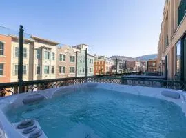 Ski in Ski out Main Street Balcony Hot Tub