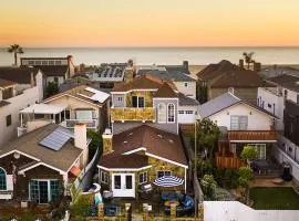 Sand Castle by AvantStay Beach House on Balboa Peninsula w Patio Hot Tub