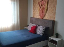 casas praias familiar, Hotel in Balneário Piçarras