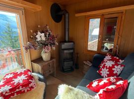 Chalet Montana mit Bergblick – hotel w mieście Brunig