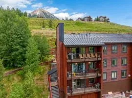 Condo Mt CB, Close to town, closer to the mountain