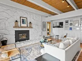 Condo Mt CB, Close to town, closer to the mountain