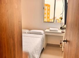Espectacular Habitacion Privada en Apartamento, hotel in Medellín