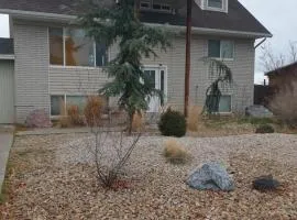 Beautiful home with your own entrance in Sandy