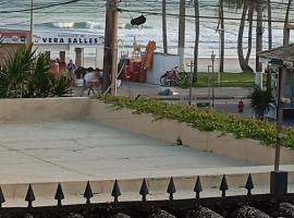 enseada hostel، فندق في غوارويا