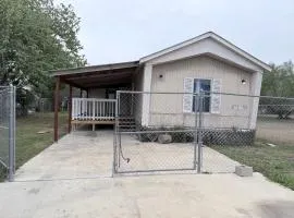 spacious one Bedroom mobil home