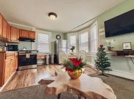 Entire Lovely 3 Bedroom, 2 Bathroom Apartment! 1 Block to the Beach and Boardwalk!