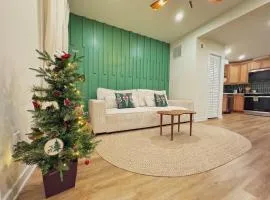 Elegant 3BR 2BA Entire Apartment Short Walk To The Beach Heart Of Wildwood