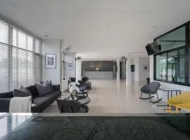 C2U Hotel Uthai Thani